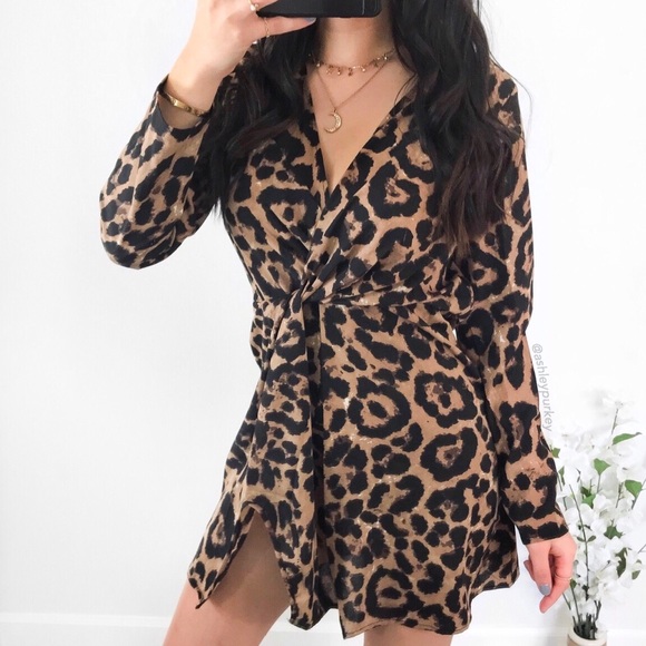 Daisys Boutique Dresses & Skirts - ❤️SALE❤️ Brown leopard knotted long sleeve dress
